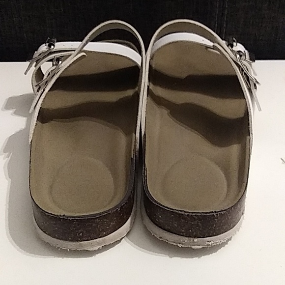 Sandals - Picture 4 of 4